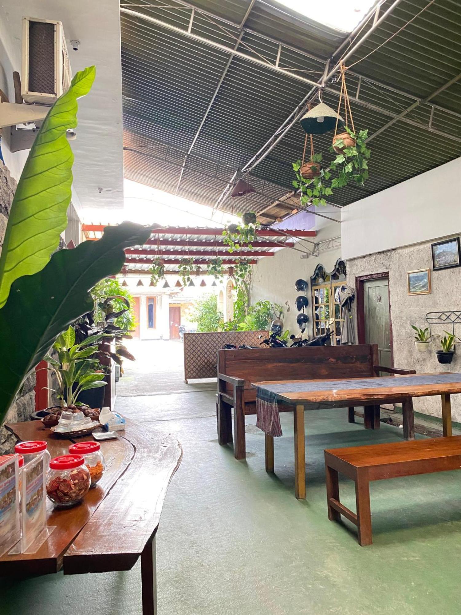 Ada Homestay Magelang Exterior photo
